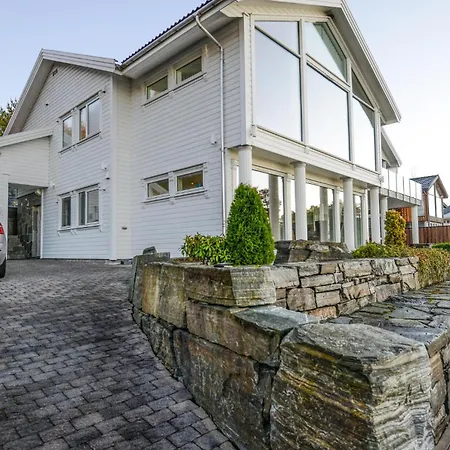 Apartmán Gorgeous In With House Sea View